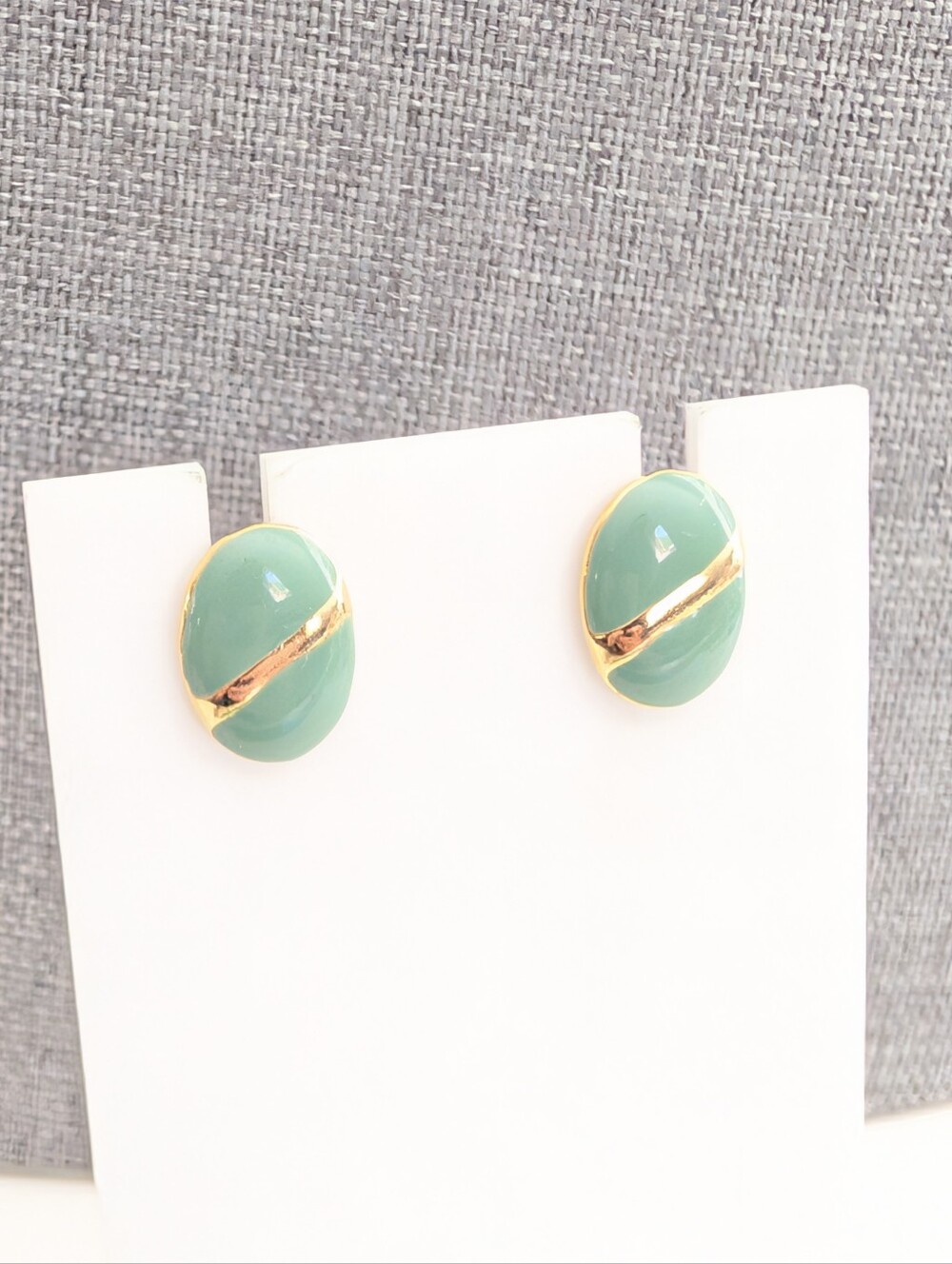 Vintage 80s Minimalist Gold Tone Green Enamel Oval Dainty Feminine Post Earrings